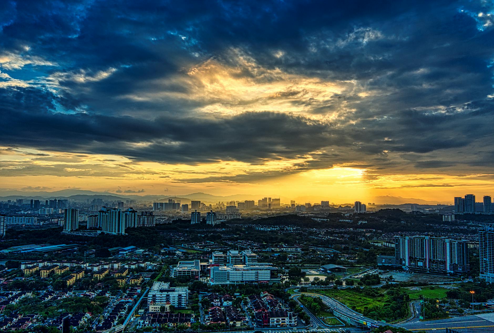 Best Time to Visit Malaysia: Month-by-Month Weather and Events Guide