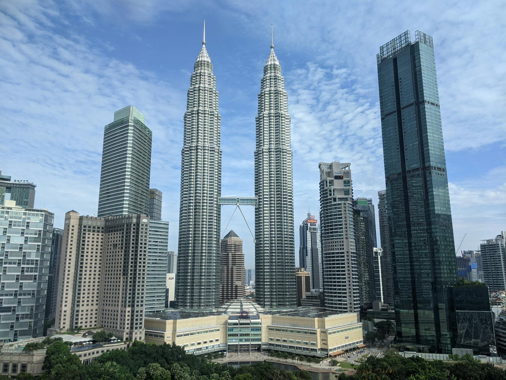 Kuala Lumpur Travel Guide: Attractions, Food, Nightlife and Hidden Gems (2026)