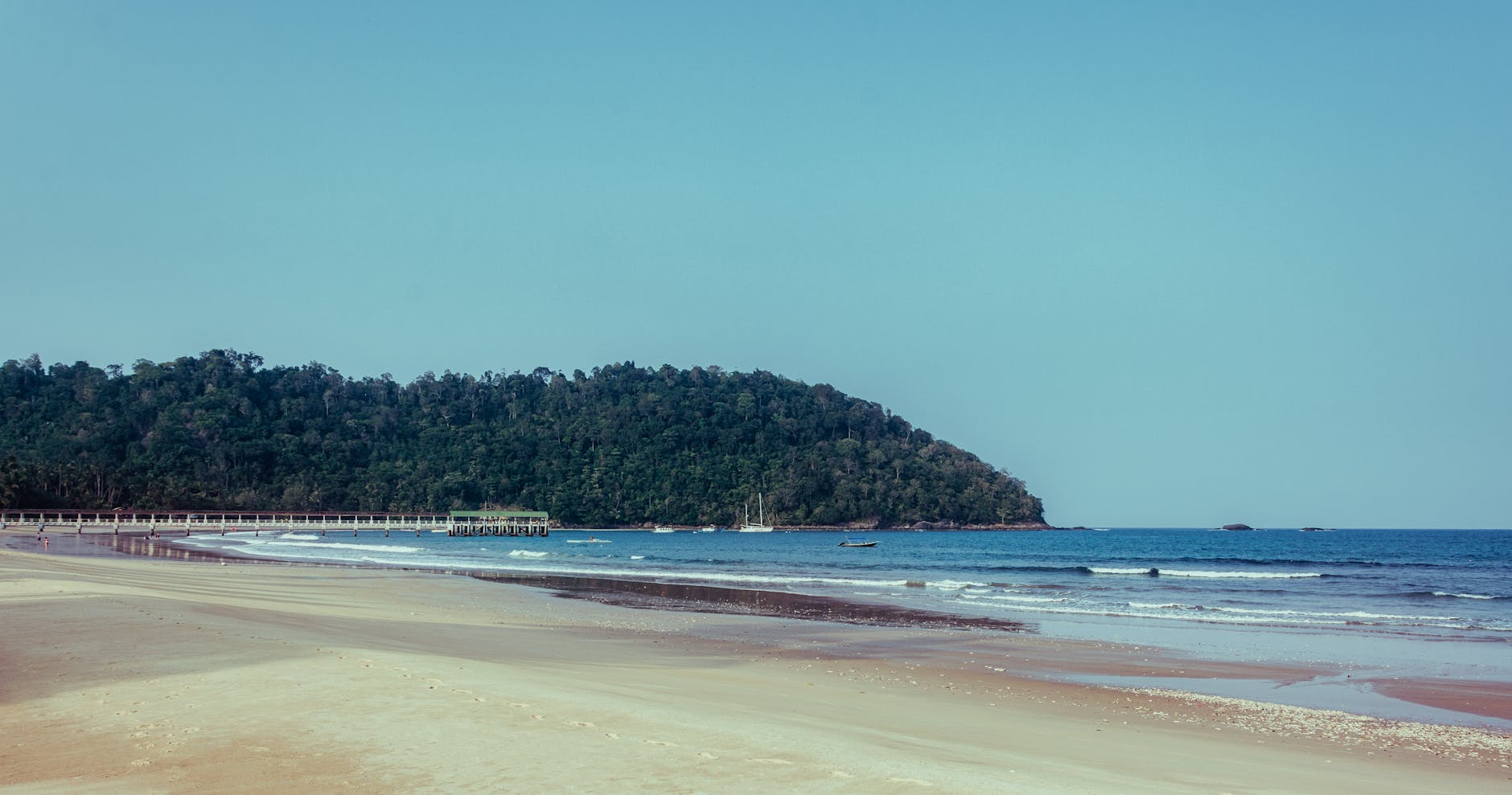 Tioman Island Guide: Beaches, Diving & Duty-Free Paradise (2026)