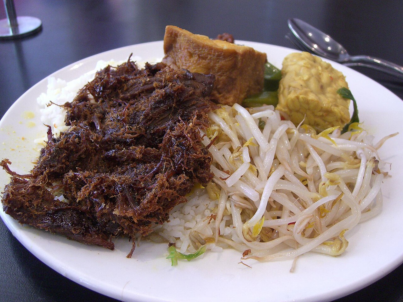 Tofu and tempeh stir fry at a Chinese Buddhist vegetarian restaurant in Malaysia
