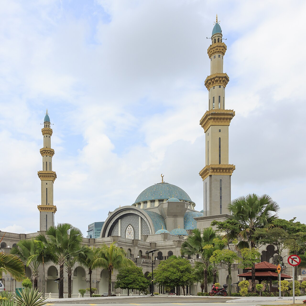 Malaysia Language Guide: Essential Phrases and Communication Tips (2026) — Kuala Lumpur Malaysia Federal-Territory-Mosque-03