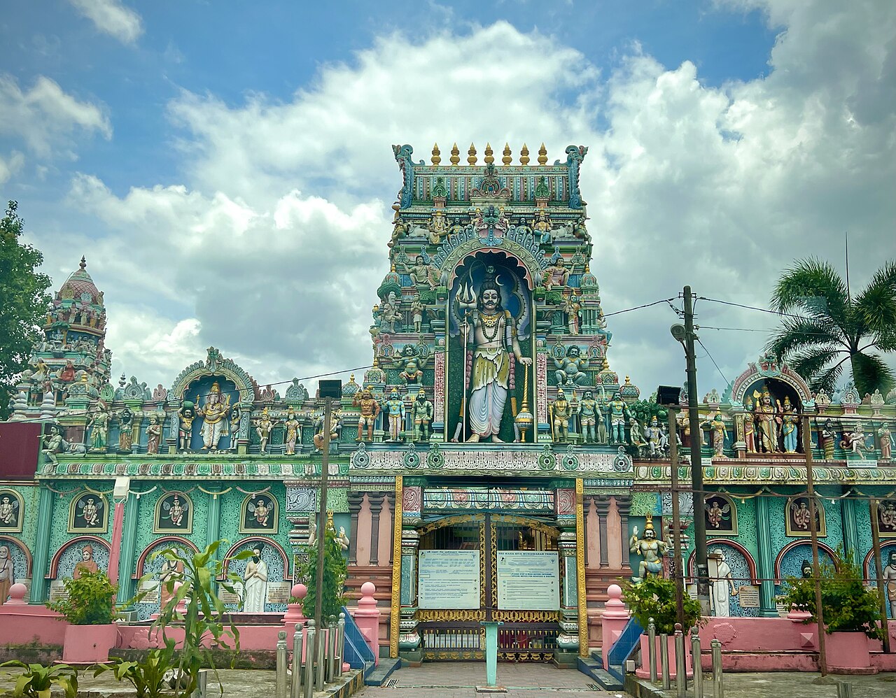 Johor Bahru Travel Guide: More Than Just a Singapore Day Trip (2026) — Sri Maha Siva Muniswarar (Hindu) Temple, Johor Bahru, Johor, Malaysia